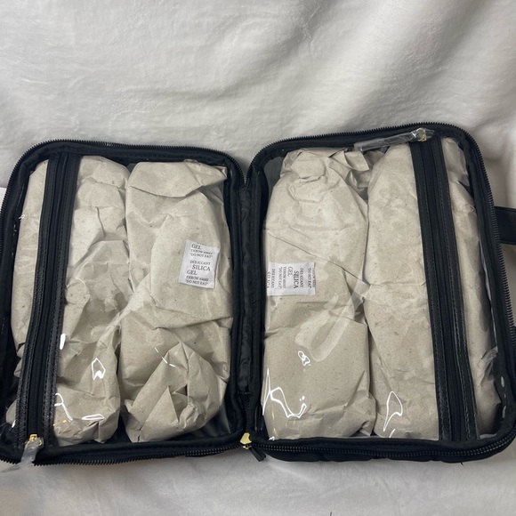 Betsey Johnson travel case black hearts, NWT - Picture 8 of 9